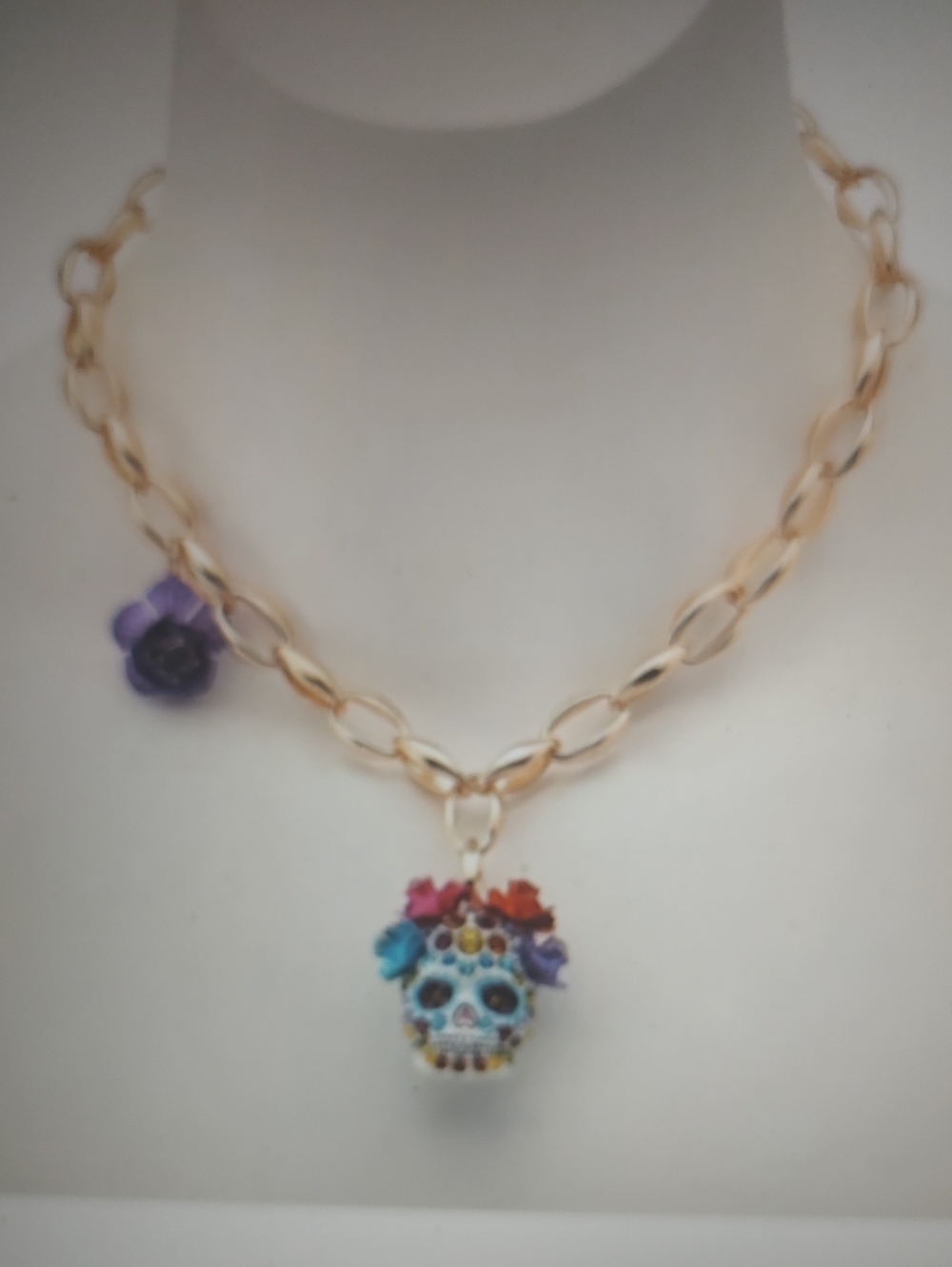 BETSEY JOHNSON Day of the Dead Faux Stone Sugar Skull Pendant Necklace NIB